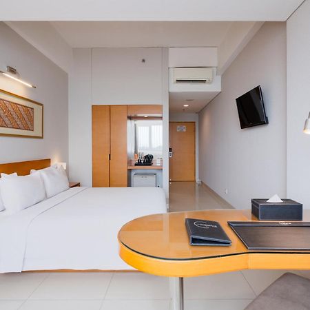 The Capital Hotel Surabaya Exterior photo