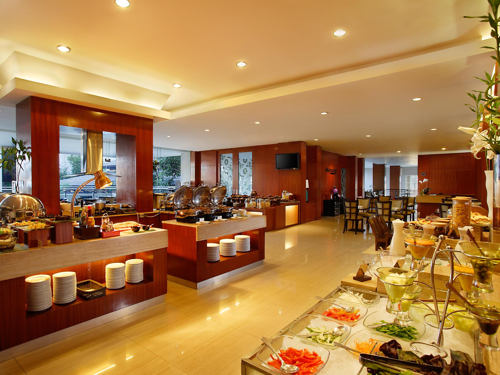 The Capital Hotel Surabaya Exterior photo